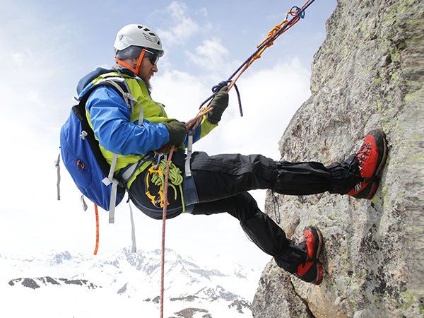 Alpine Swiss Pantalones de nieve impermeables para hombre con tirantes  extraíbles, aislados, para invierno, snowboard, esquí, color negro, talla S  : Ropa, Zapatos y Joyería 